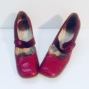 Vintage 60s Heels Burgundy Snakeskin Suede 7